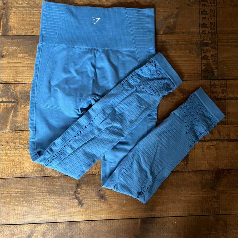 Size Small Blue GymShark Legging 🦋 With beautiful fabric details & lightly worn